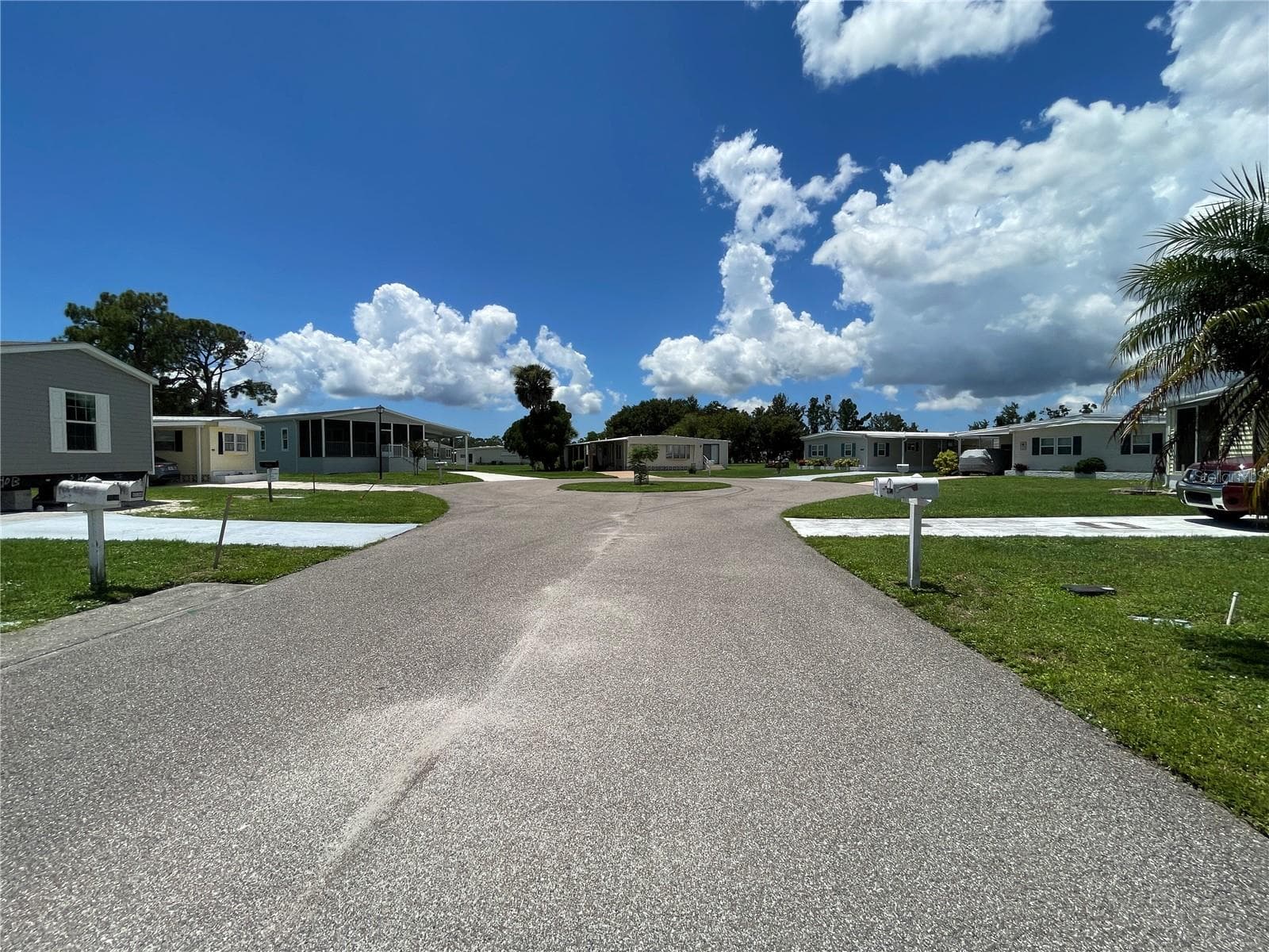 This is a veie looking to the end of the quiet cul-de-sac. - 6517 HONU CT, NORTH PORT