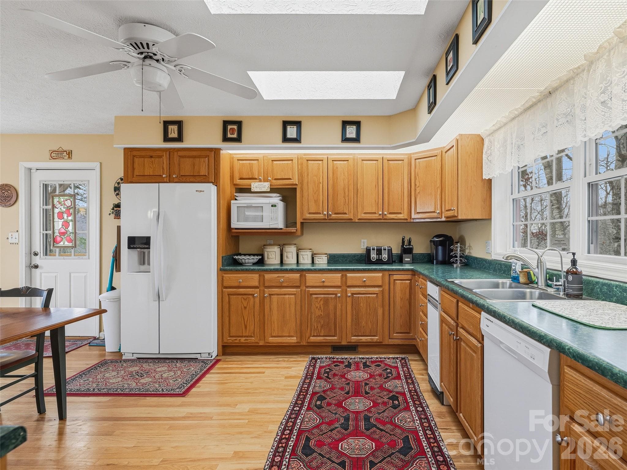 Single Family Residence at 24 Abbey Lane, Hendersonville, photo 13 of 43