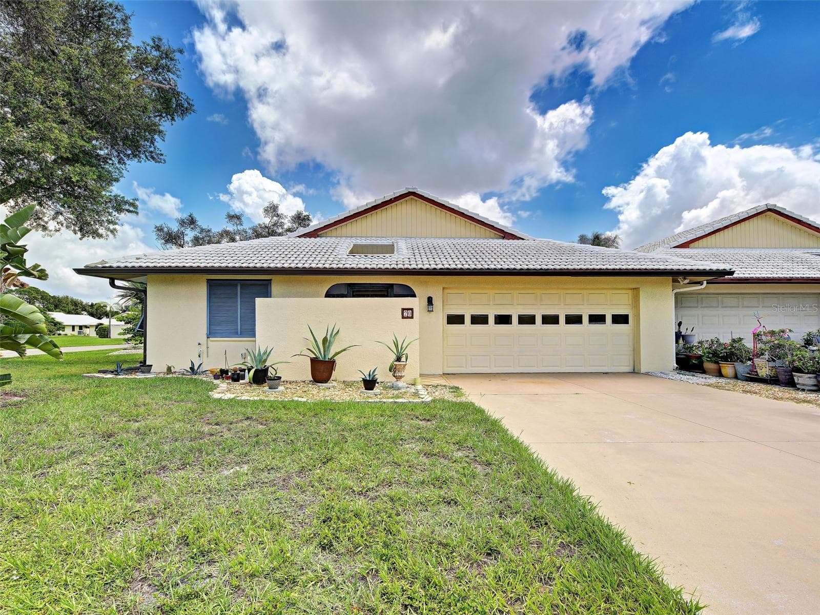 Single Family Residence at 20 IDLE SANDS DR, VENICE, photo 3 of 45
