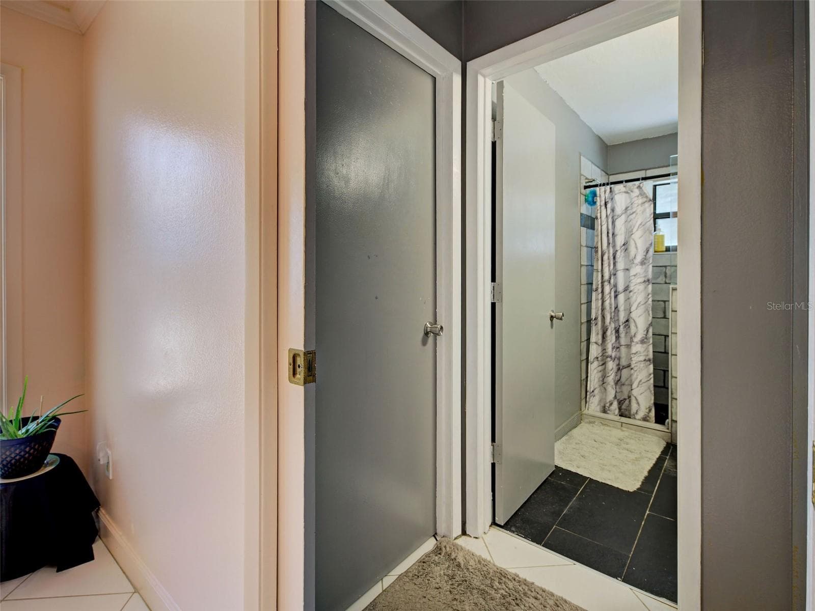 Single Family Residence at 20 IDLE SANDS DR, VENICE, photo 11 of 45