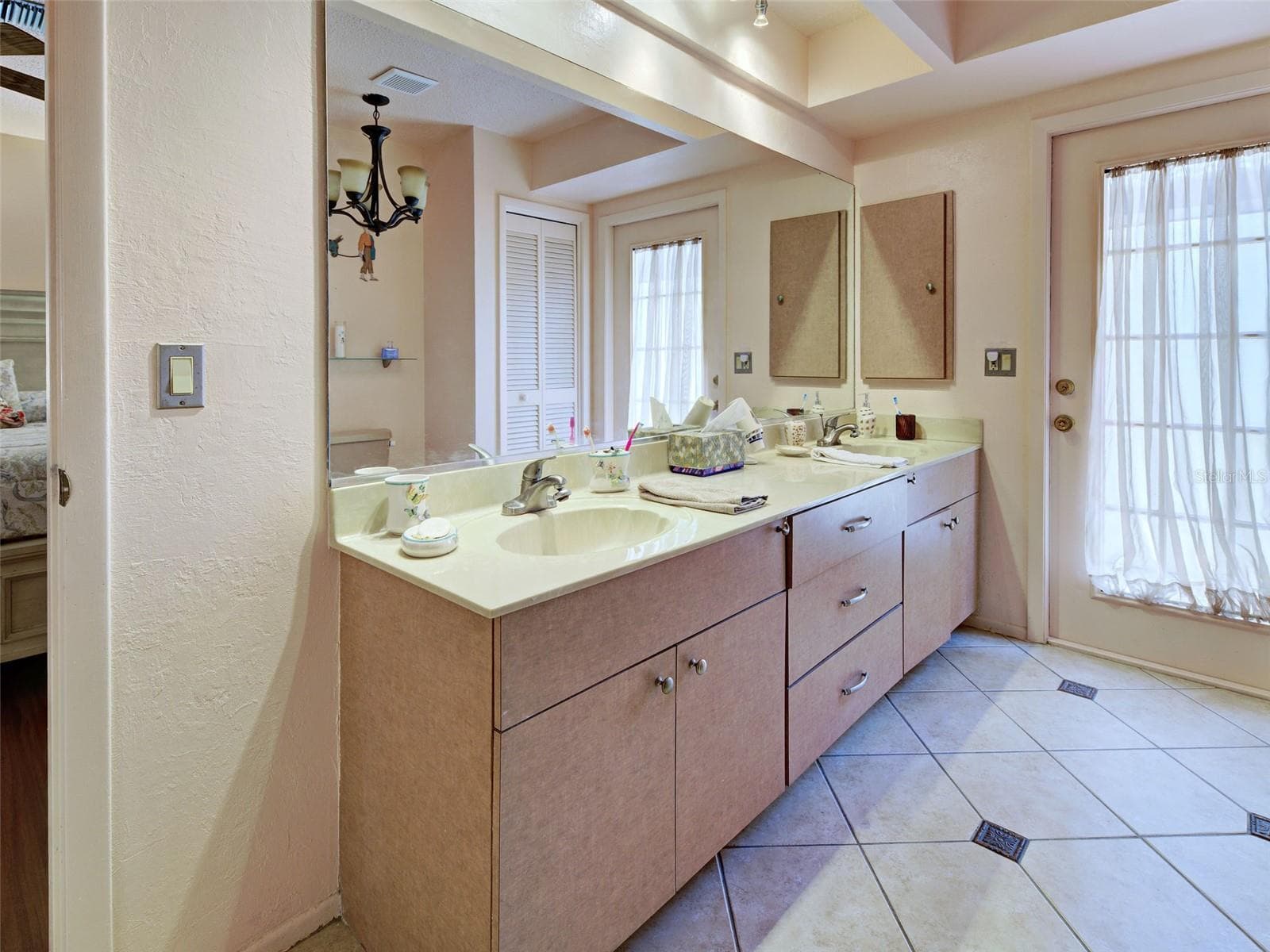 Single Family Residence at 20 IDLE SANDS DR, VENICE, photo 33 of 45