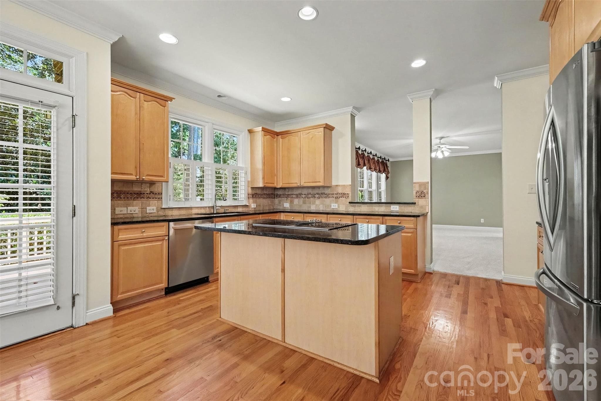 Single Family Residence at 10110 Paradise Ridge Road, Charlotte, photo 9 of 40