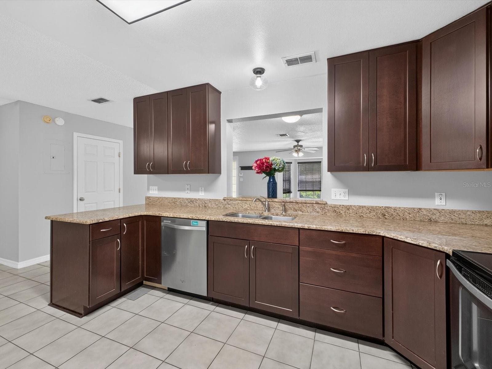 Condominium at 958 SYKES CT #104, ORLANDO, photo 9 of 34