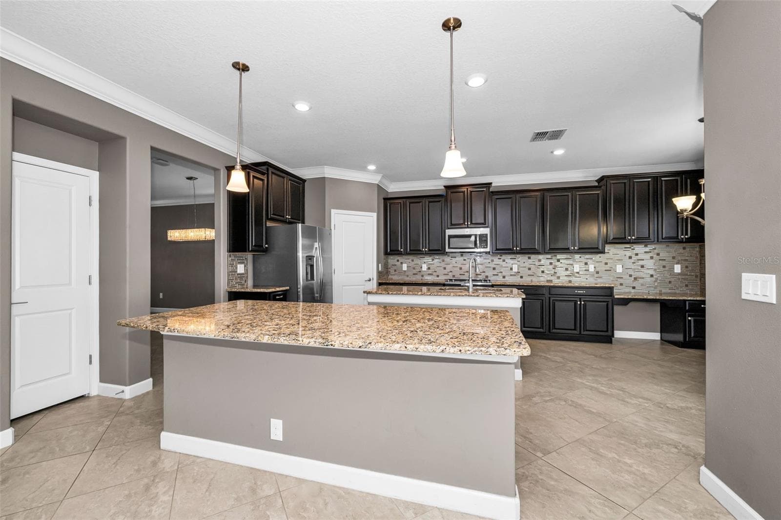 Single Family Residence at 11923 CINNAMON FERN DR, RIVERVIEW, photo 16 of 83