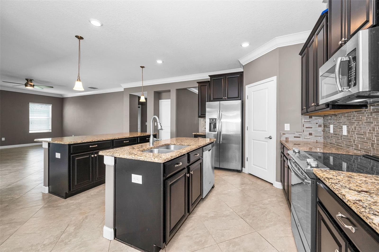 Single Family Residence at 11923 CINNAMON FERN DR, RIVERVIEW, photo 18 of 83