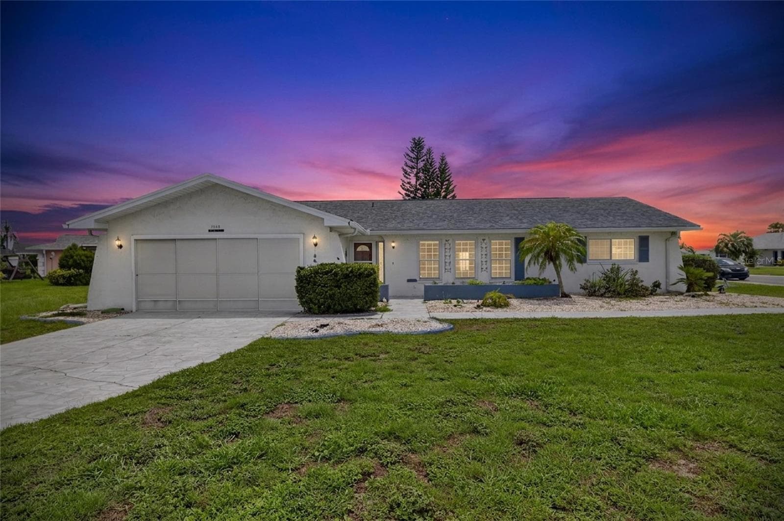 1743 COCO PALM CIR