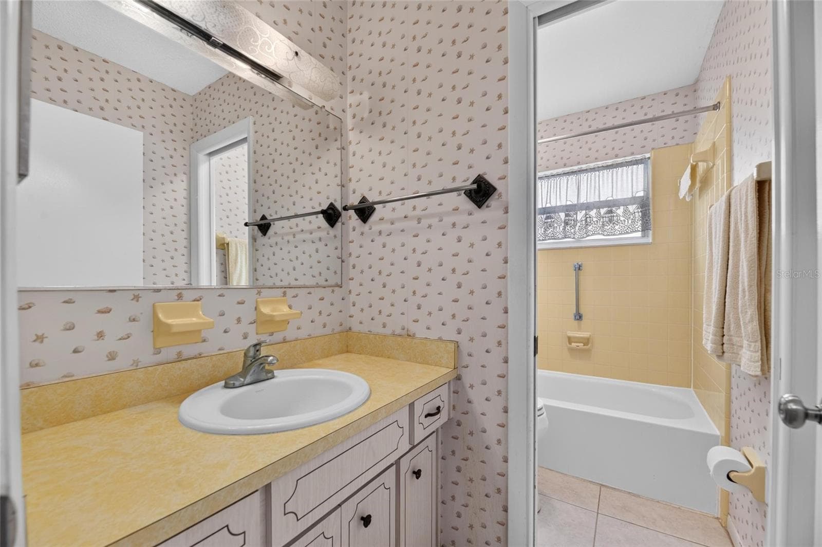 Single Family Residence at 1743 COCO PALM CIR, SUN CITY CENTER, photo 15 of 39