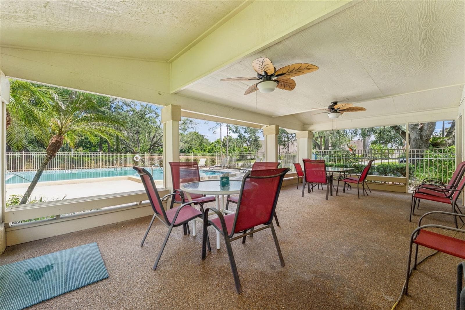 Community pool. - 2362 SIERRA LN, MAITLAND