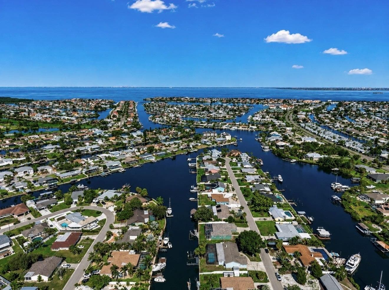 Single Family Residence at 708 SPANISH MAIN DR, APOLLO BEACH, photo 4 of 52