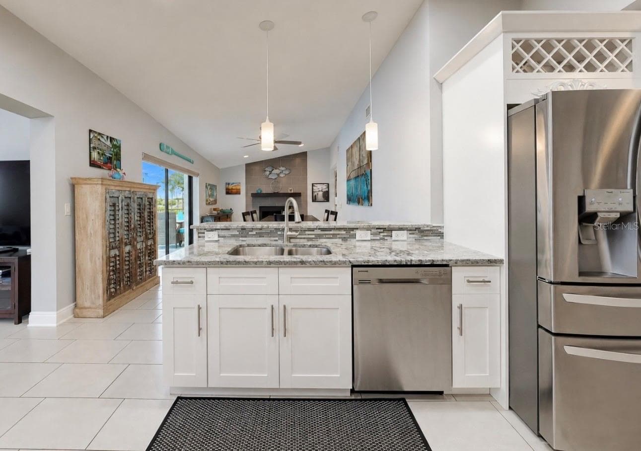 Single Family Residence at 708 SPANISH MAIN DR, APOLLO BEACH, photo 24 of 52