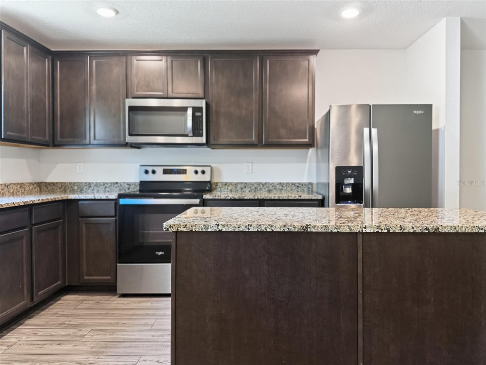 Townhouse at 1552 WYNFORD CIR, TAVARES, photo 6 of 39