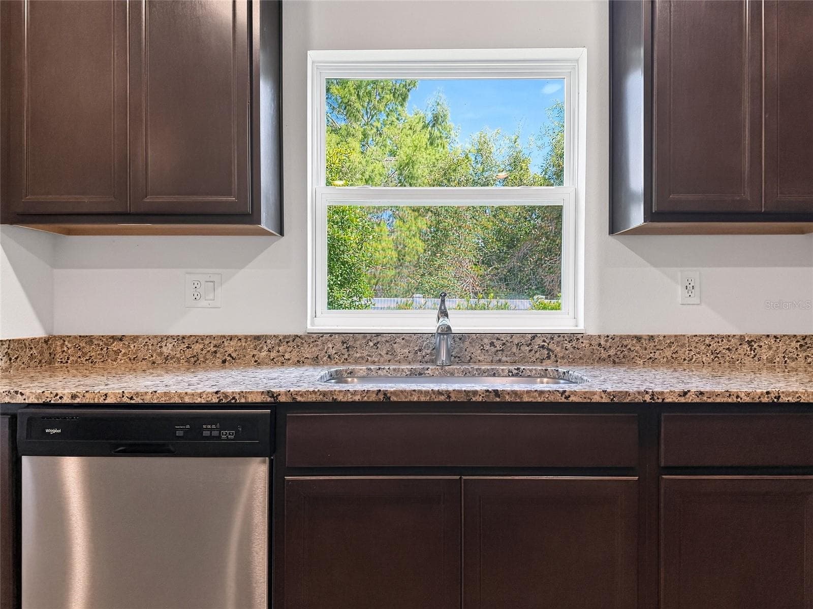 Townhouse at 1552 WYNFORD CIR, TAVARES, photo 8 of 39