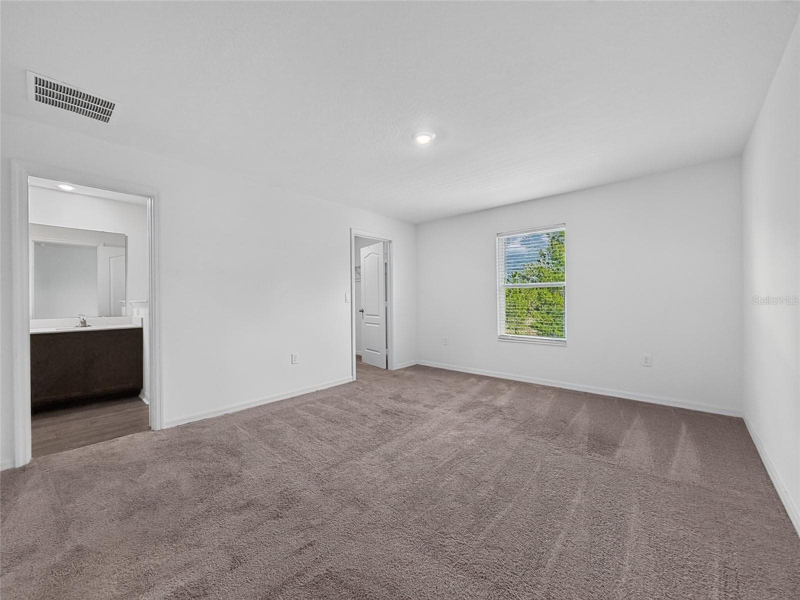 Townhouse at 1552 WYNFORD CIR, TAVARES, photo 14 of 39