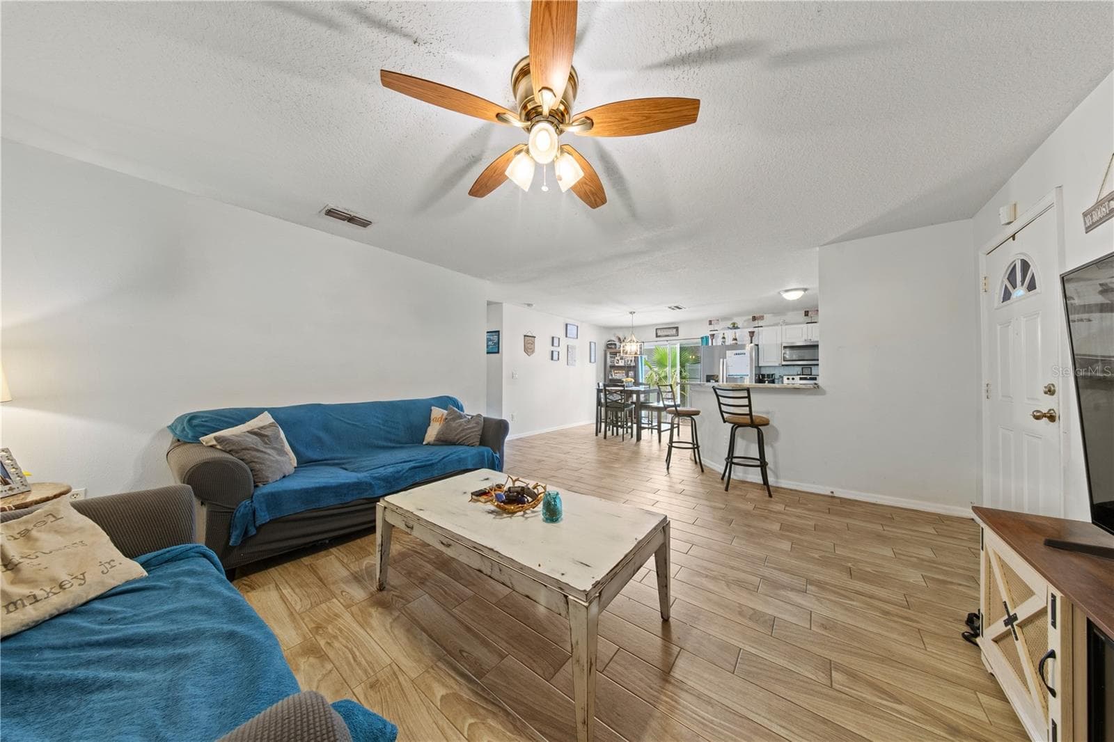 Single Family Residence at 1806 E CURTIS ST, TAMPA, photo 4 of 23
