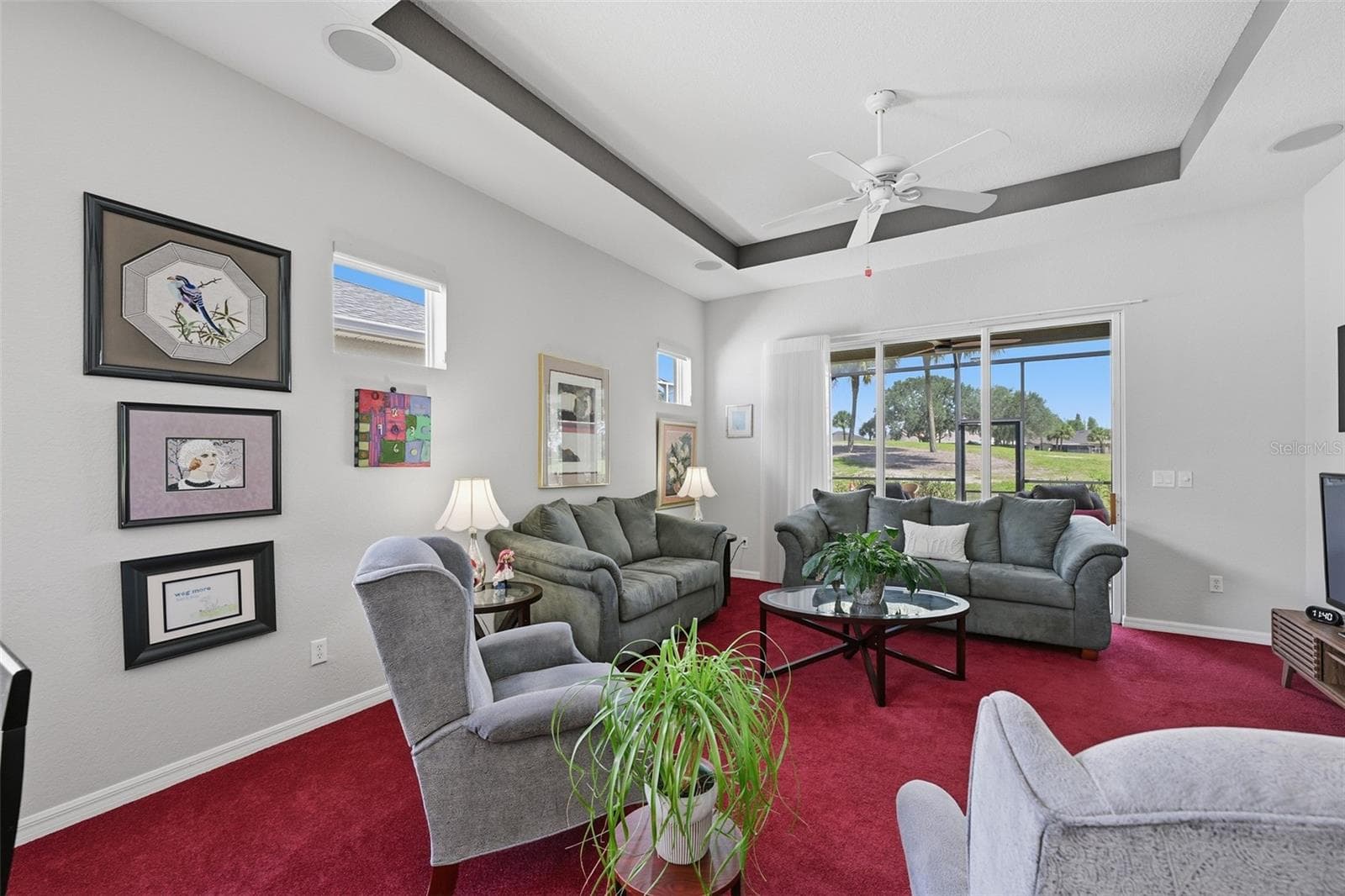 GREAT ROOM LOOKING AT THE VIEW - 441 NOBLE FAIRE DR, SUN CITY CENTER