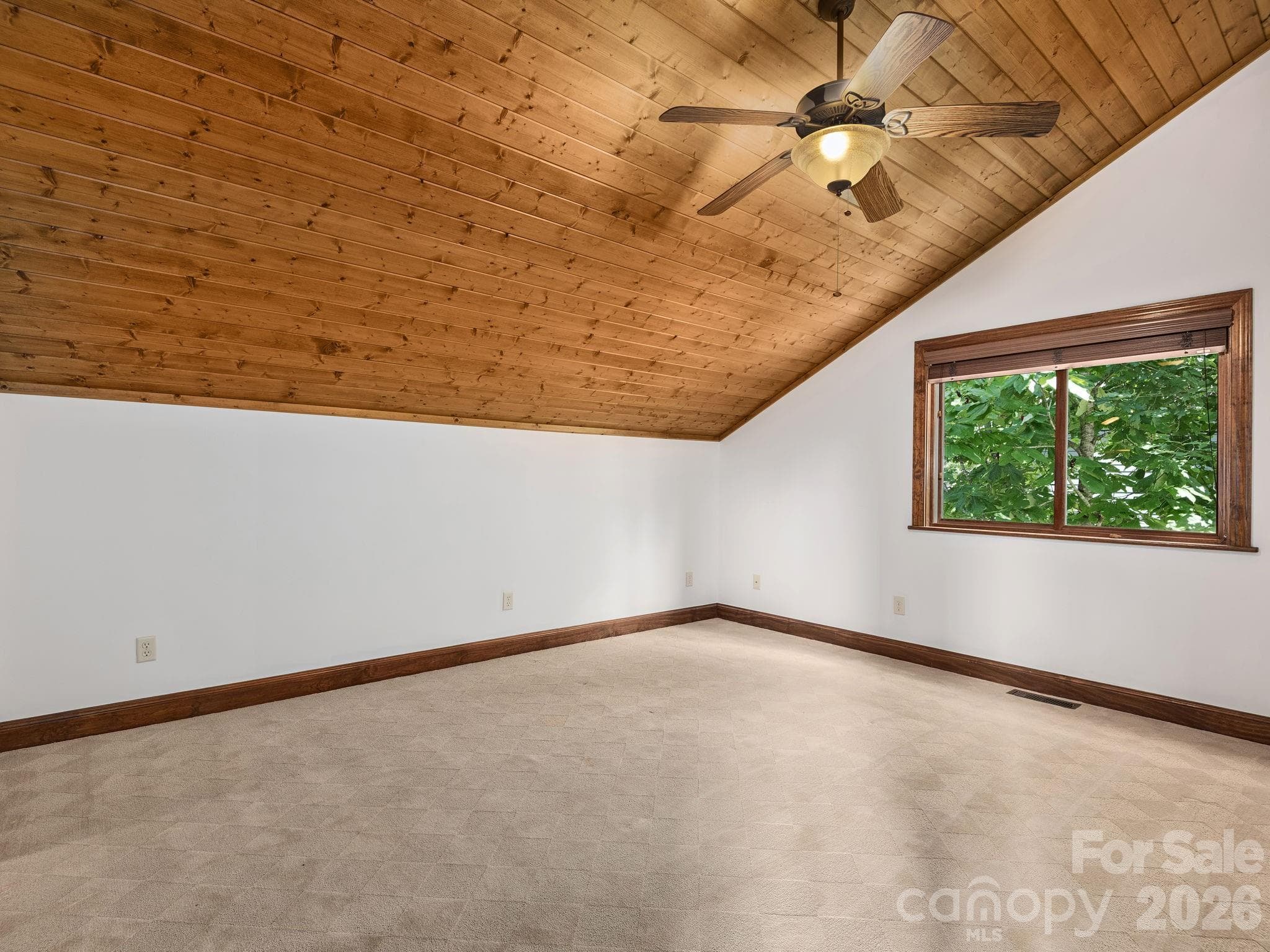 Upper Level second primary bedroom w/attached ensuite. - 248 Wisdom Cove Road, Flat Rock