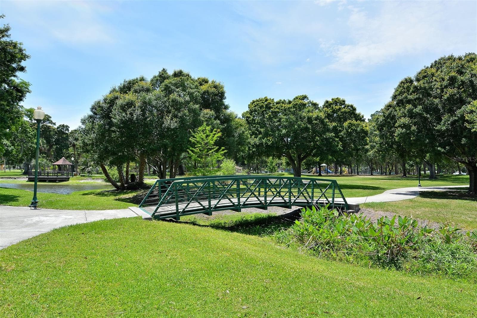 Gillespie Park — walking paths and green space - 1685 6TH ST, SARASOTA