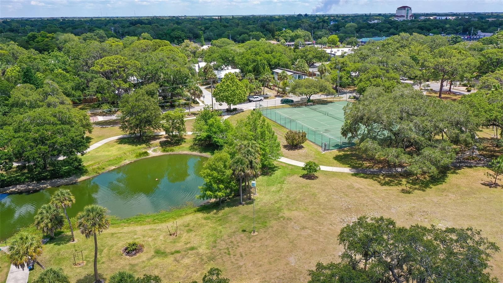 Gillespie Park — pond and expansive green space - 1685 6TH ST, SARASOTA
