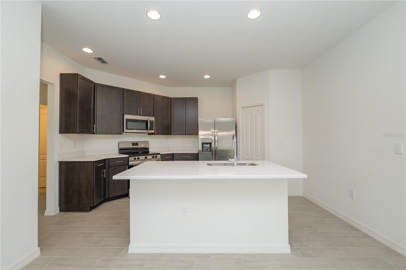 Single Family Residence at 3512 ELLIOTT PL, BARTOW, photo 7 of 26