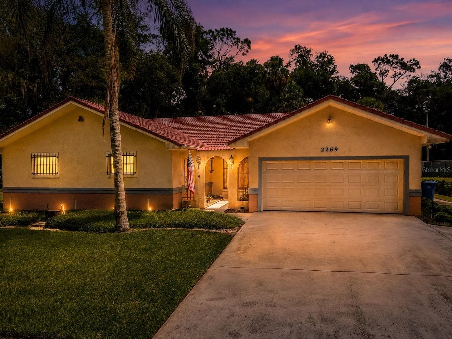 2269 COUNTRY CLUB DR