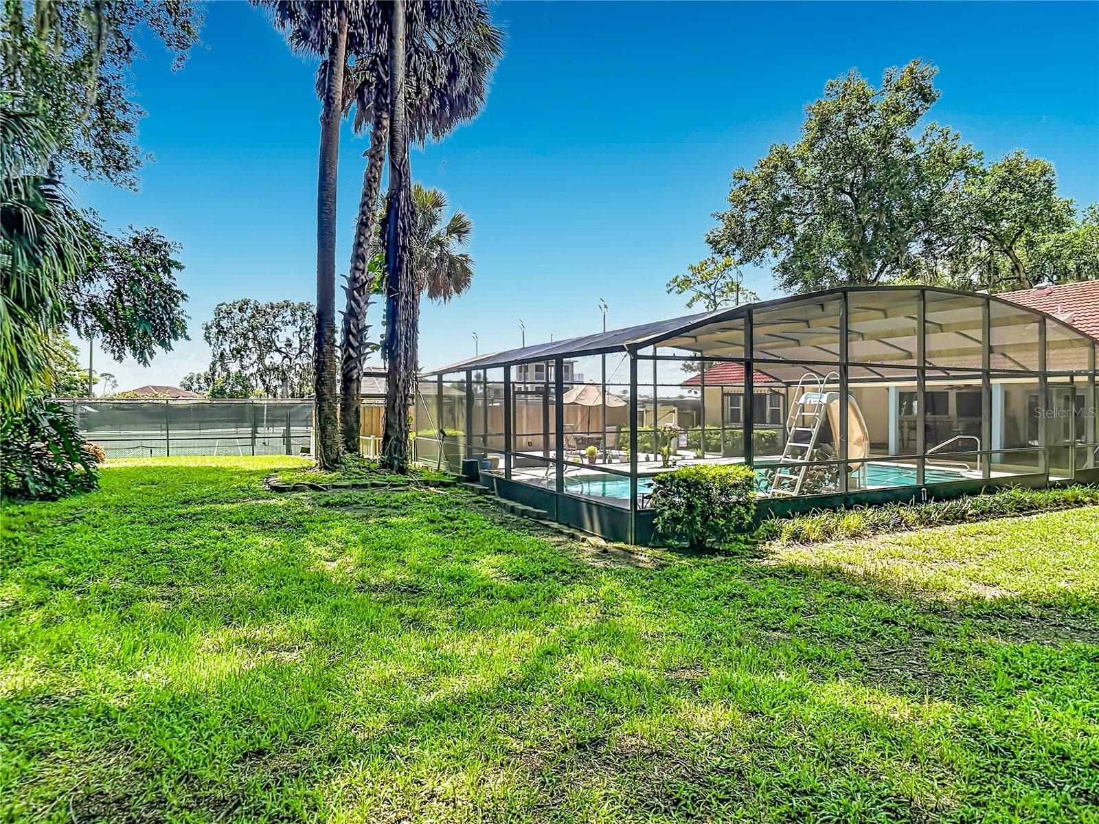 wooded backyard - 2269 COUNTRY CLUB DR, DELAND