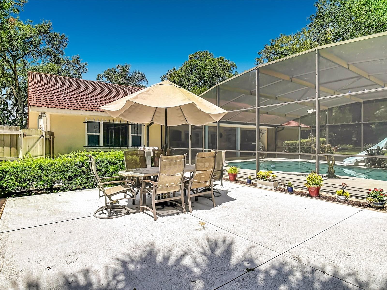 fenced in patio - 2269 COUNTRY CLUB DR, DELAND