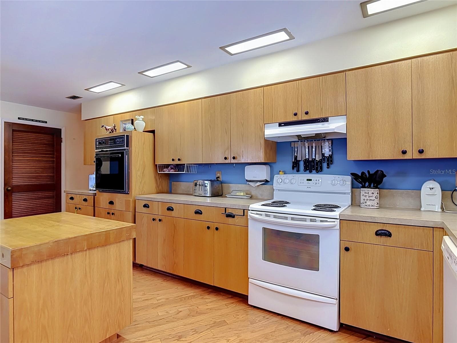 Single Family Residence at 2269 COUNTRY CLUB DR, DELAND, photo 18 of 60