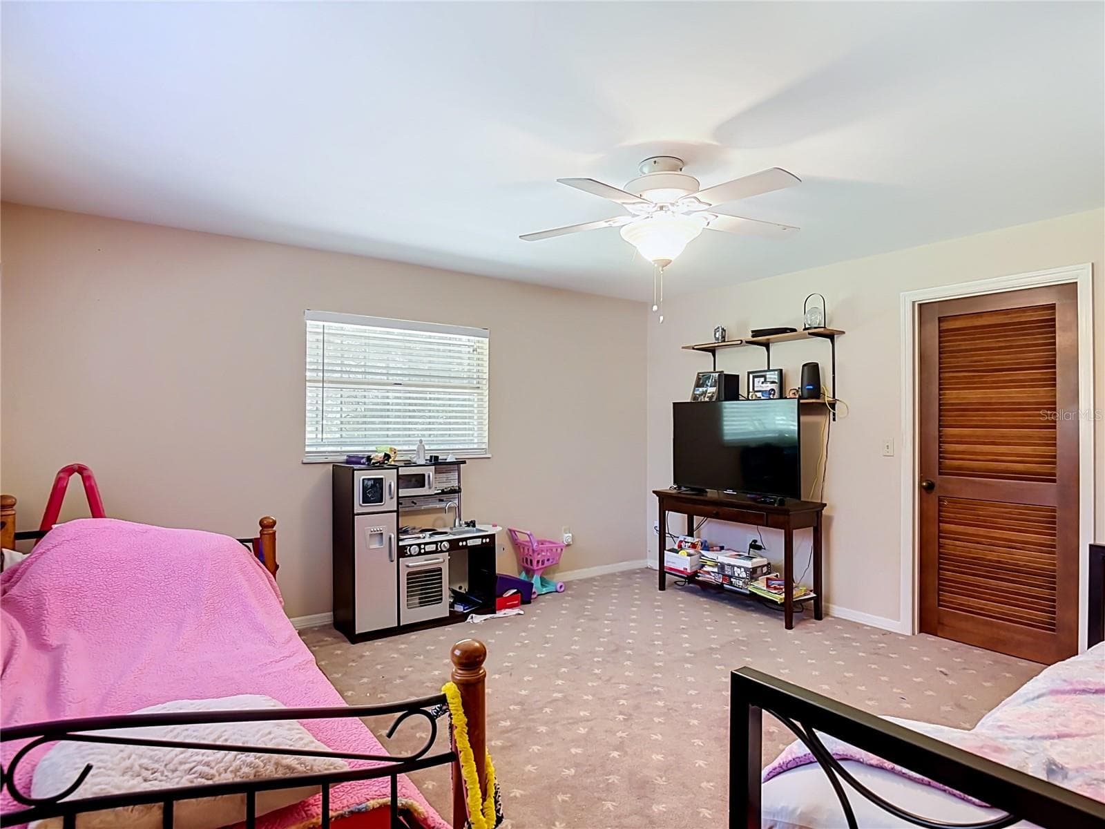 oversized guest room with large walk in closet - 2269 COUNTRY CLUB DR, DELAND