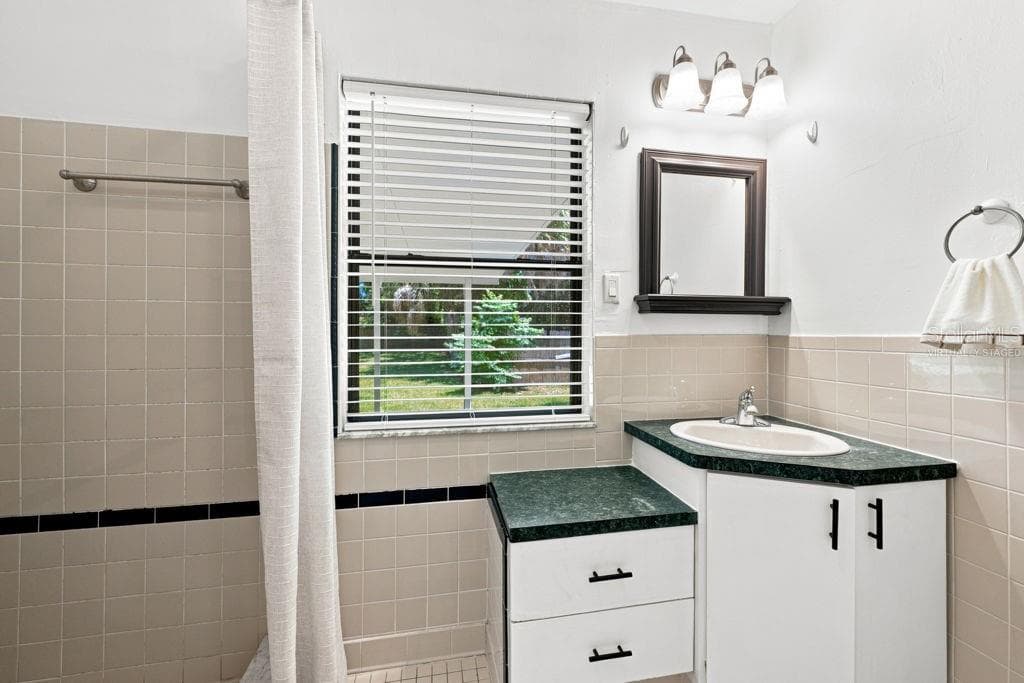 Primary Bathroom En suite - 7810 CHAPEL AVE, PORT RICHEY