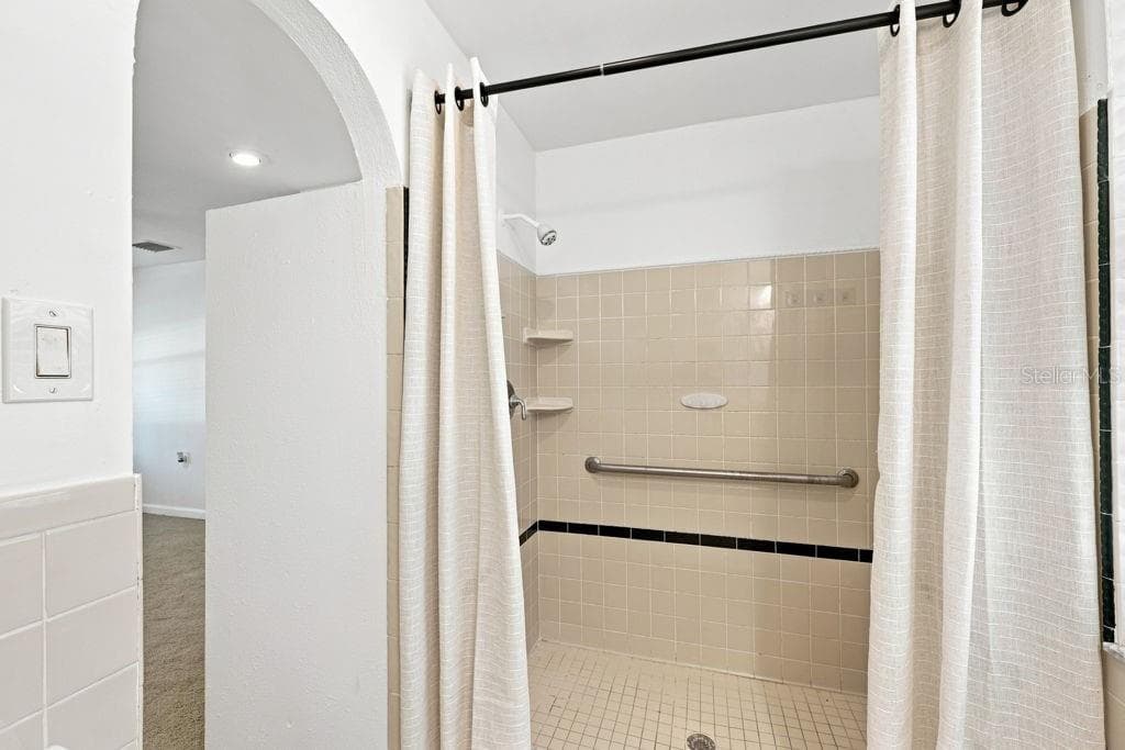 Primary Bath Shower - 7810 CHAPEL AVE, PORT RICHEY