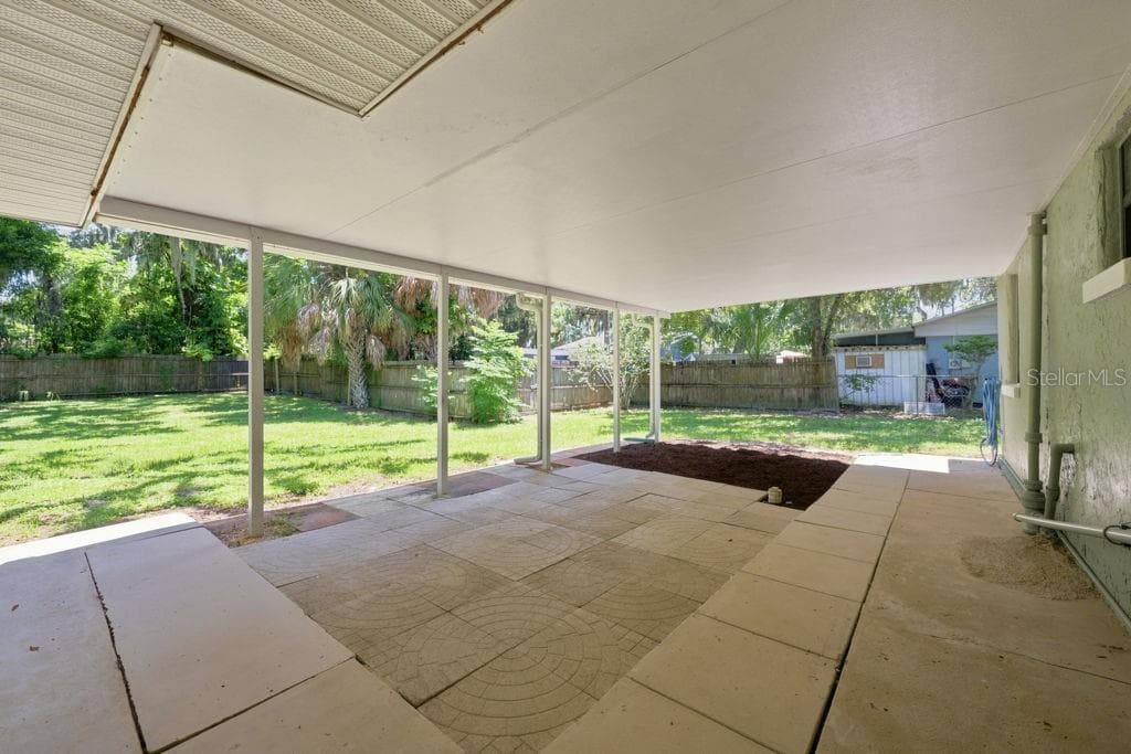 Lanai - 7810 CHAPEL AVE, PORT RICHEY