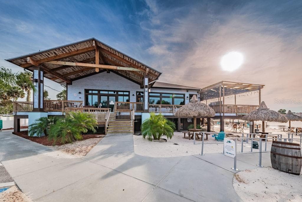 Whiskey Joes - 7810 CHAPEL AVE, PORT RICHEY