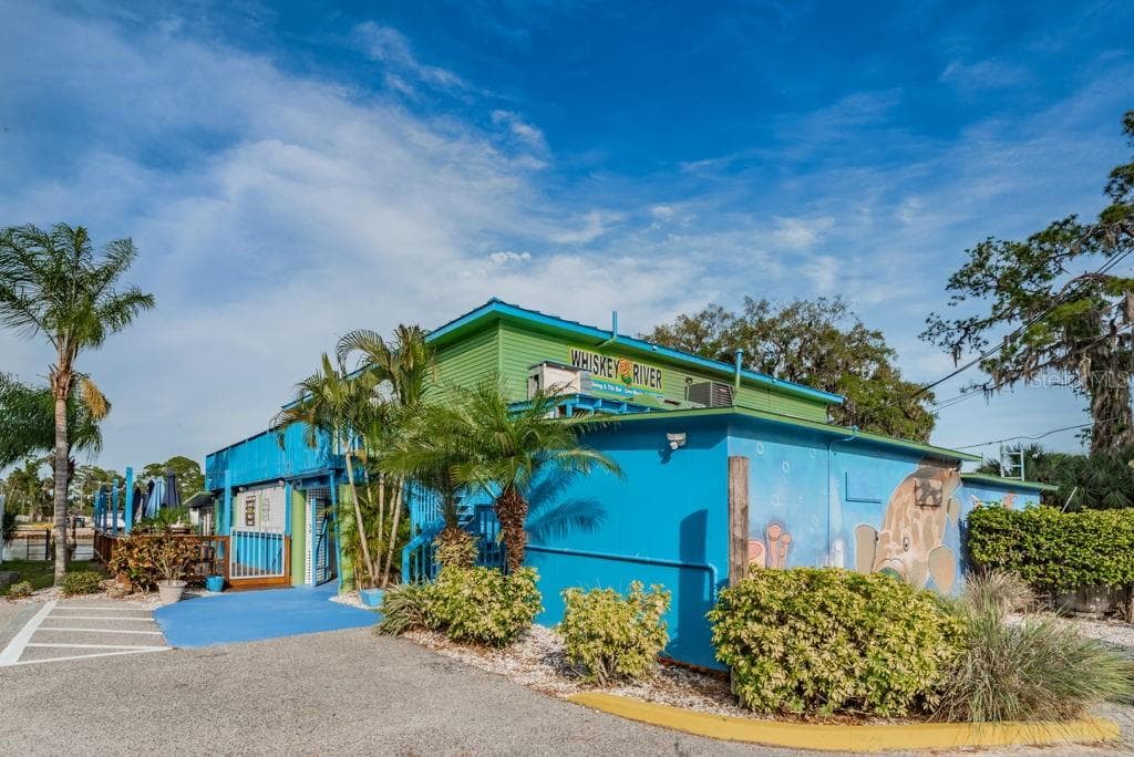 Whiskey River - 7810 CHAPEL AVE, PORT RICHEY
