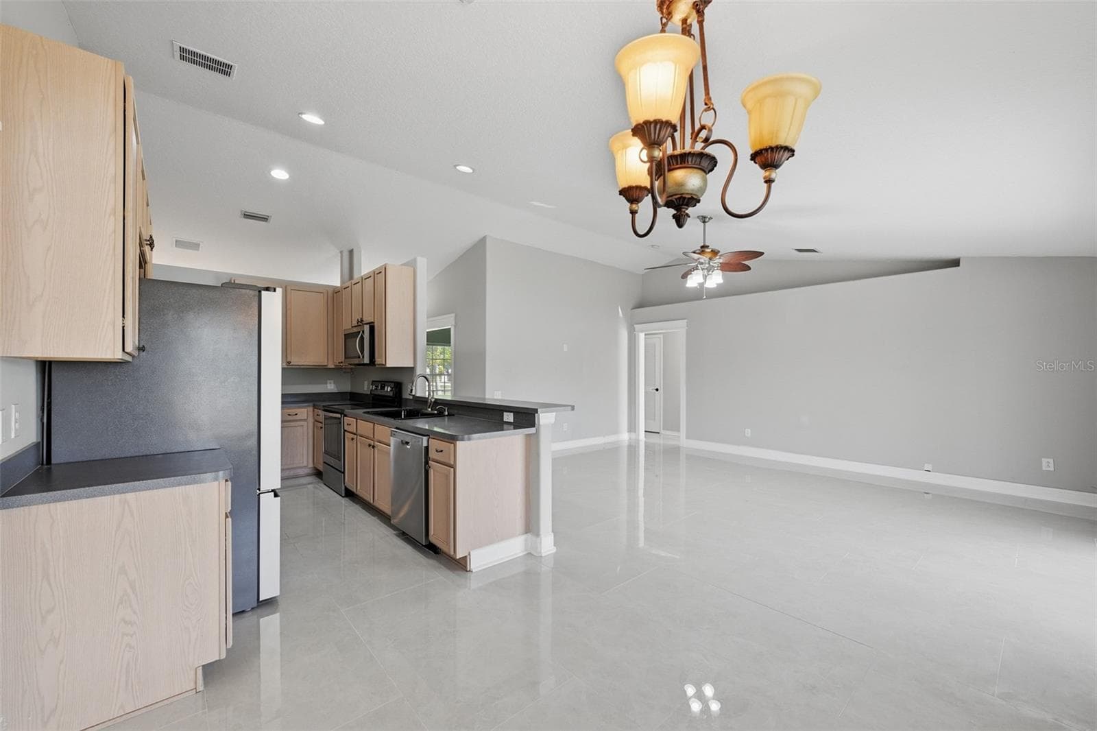 Single Family Residence at 6505 CLAIR NEST CT, APOLLO BEACH, photo 10 of 48