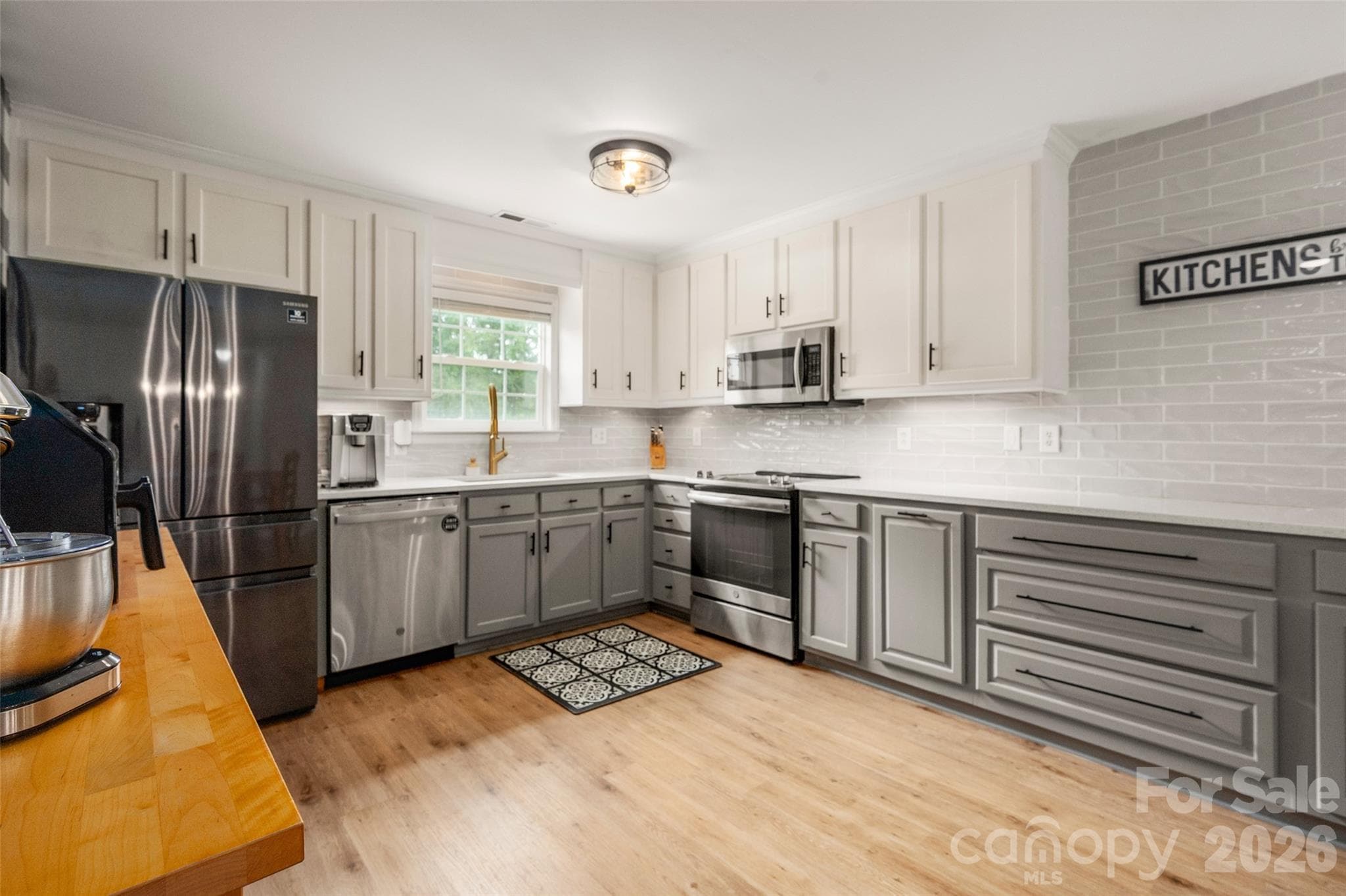 updated modern kitchen - 3209 Monte Drive, Monroe