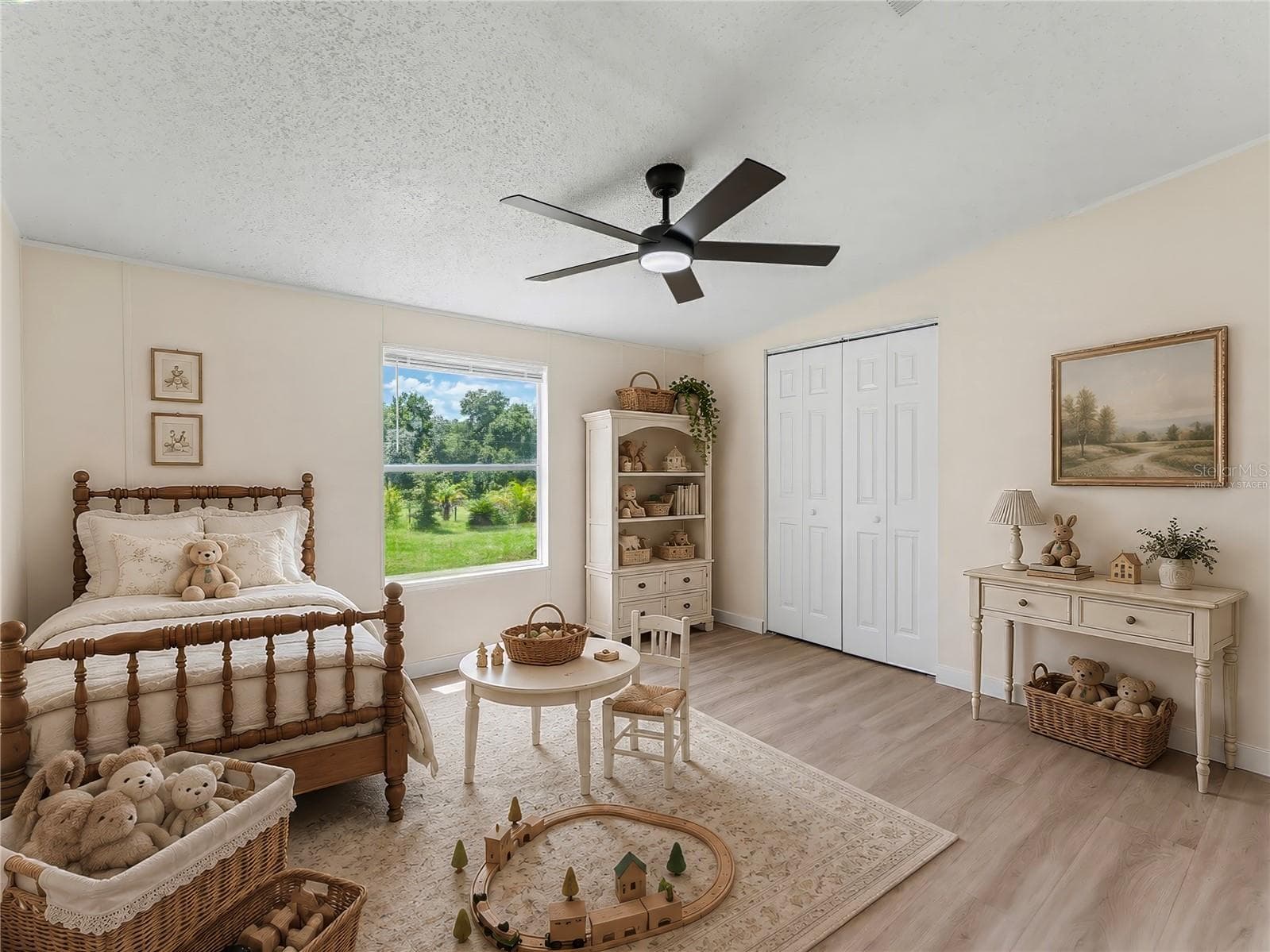 Virtually staged - 11106 FERNWAY LN, DADE CITY