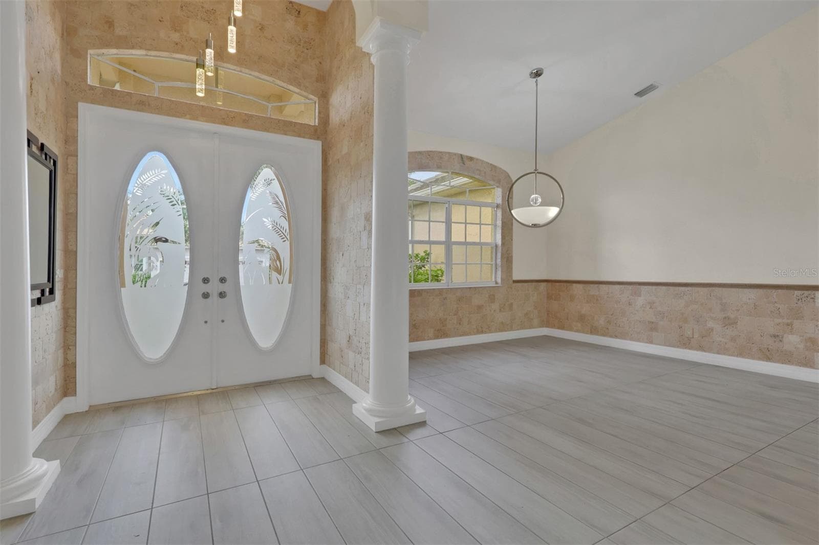 Single Family Residence at 8596 SOUTHWIND BAY CIR, FORT MYERS, photo 3 of 39
