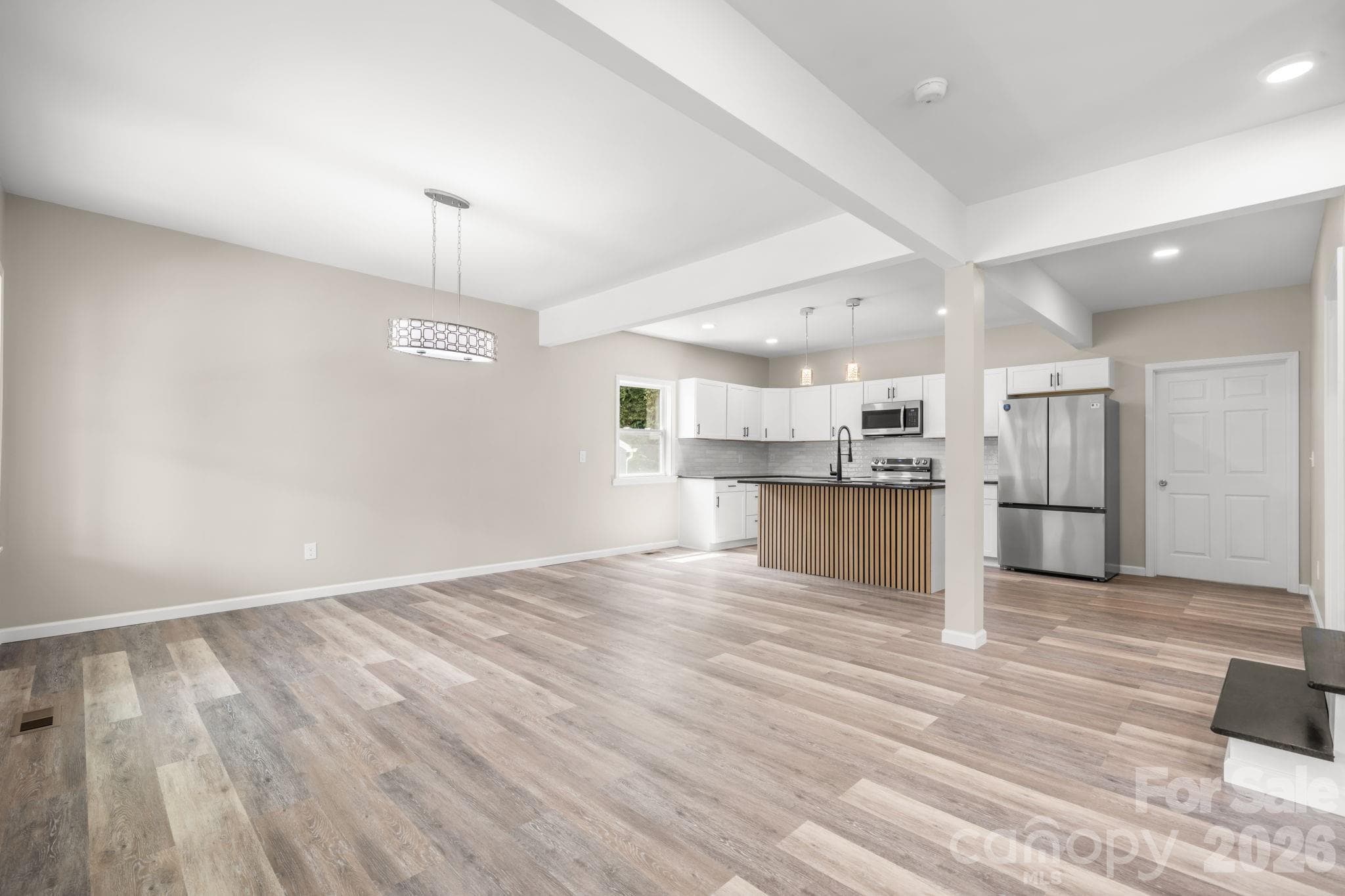242 8th Avenue Drive SW