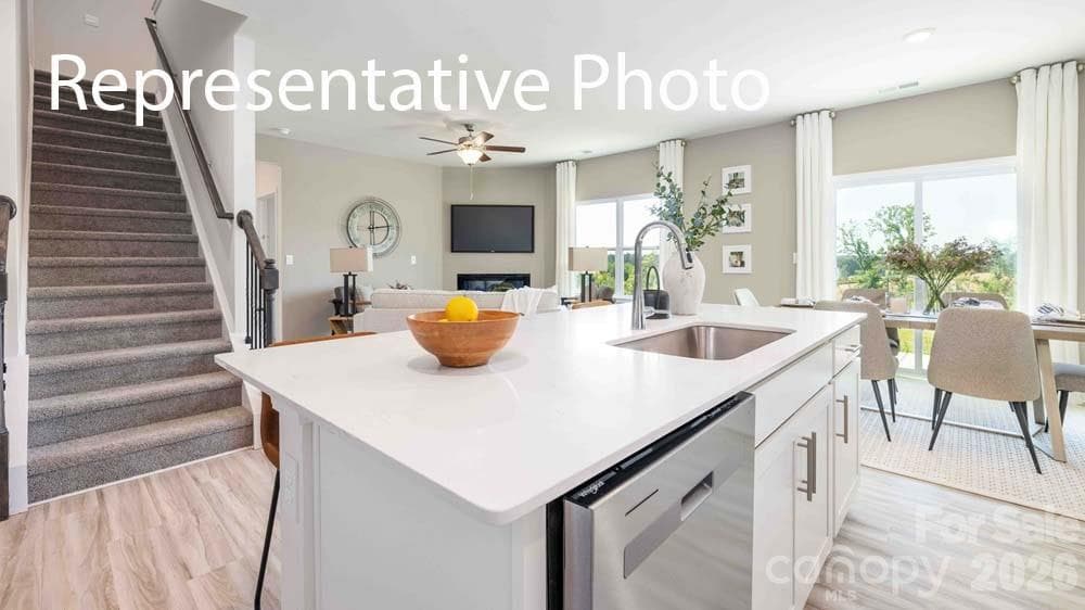 Single Family Residence at 628 17th Avenue Drive NE, Hickory, photo 6 of 28