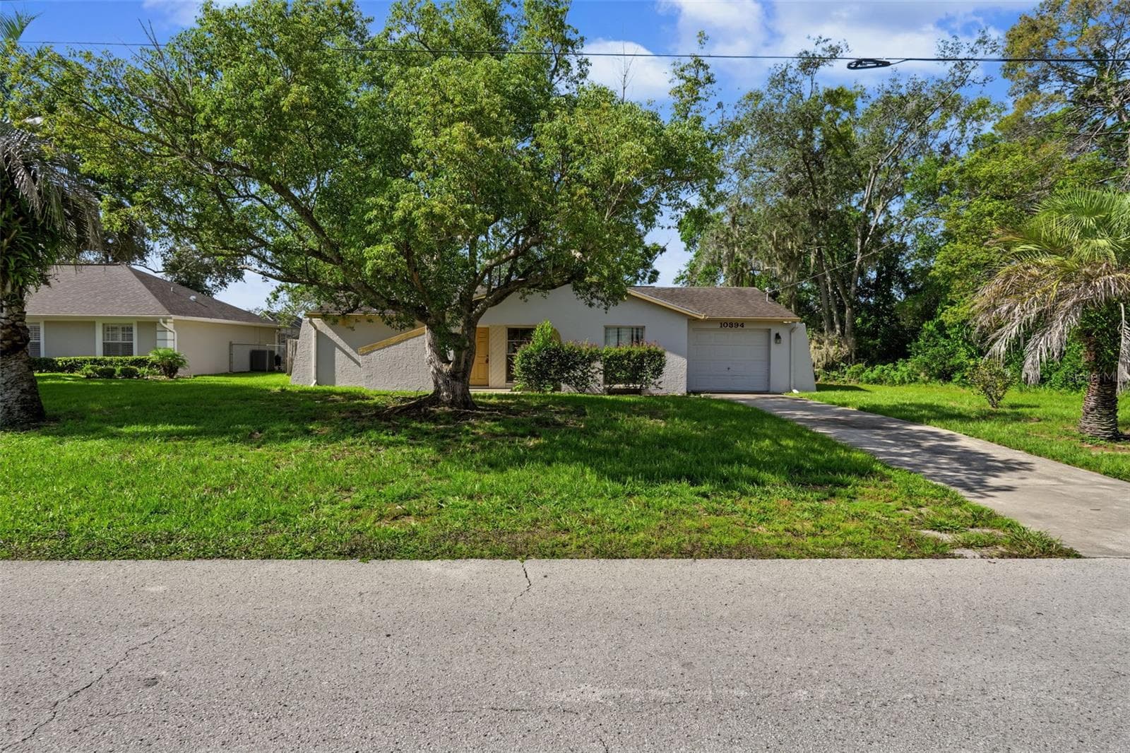 Single Family Residence at 10394 UPTON ST, SPRING HILL, photo 4 of 32