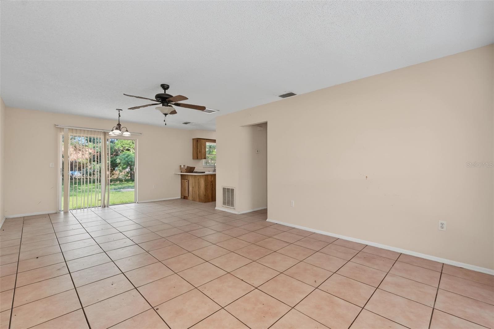 Single Family Residence at 10394 UPTON ST, SPRING HILL, photo 7 of 32