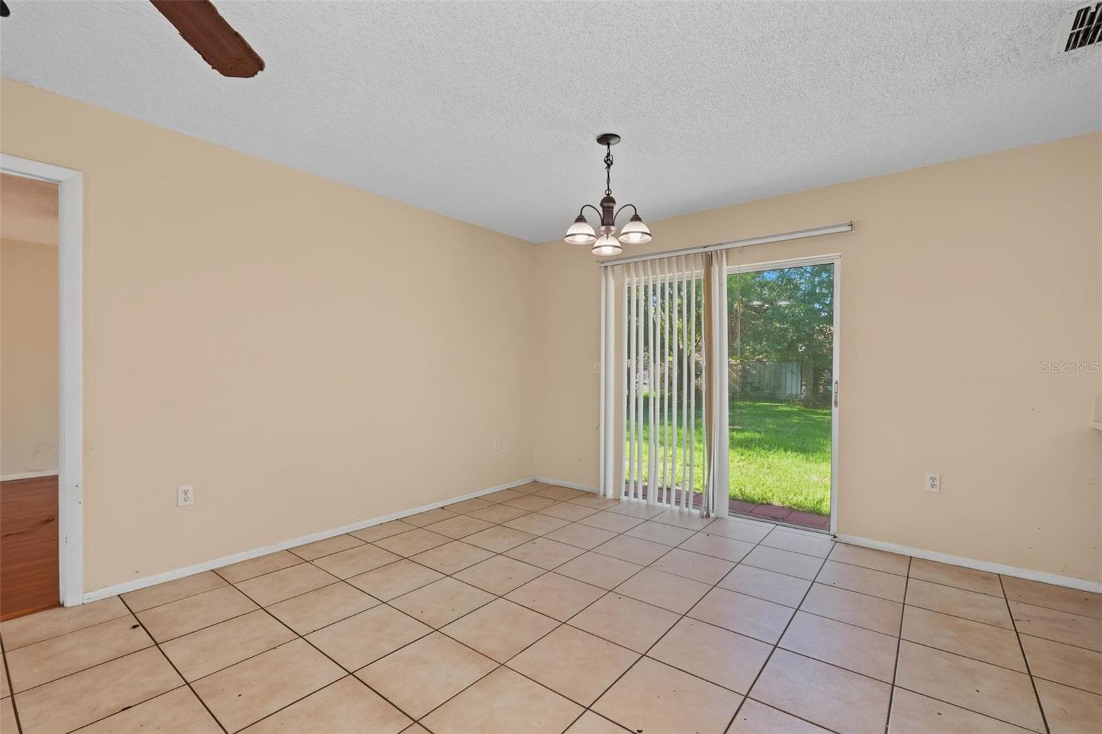 Single Family Residence at 10394 UPTON ST, SPRING HILL, photo 10 of 32