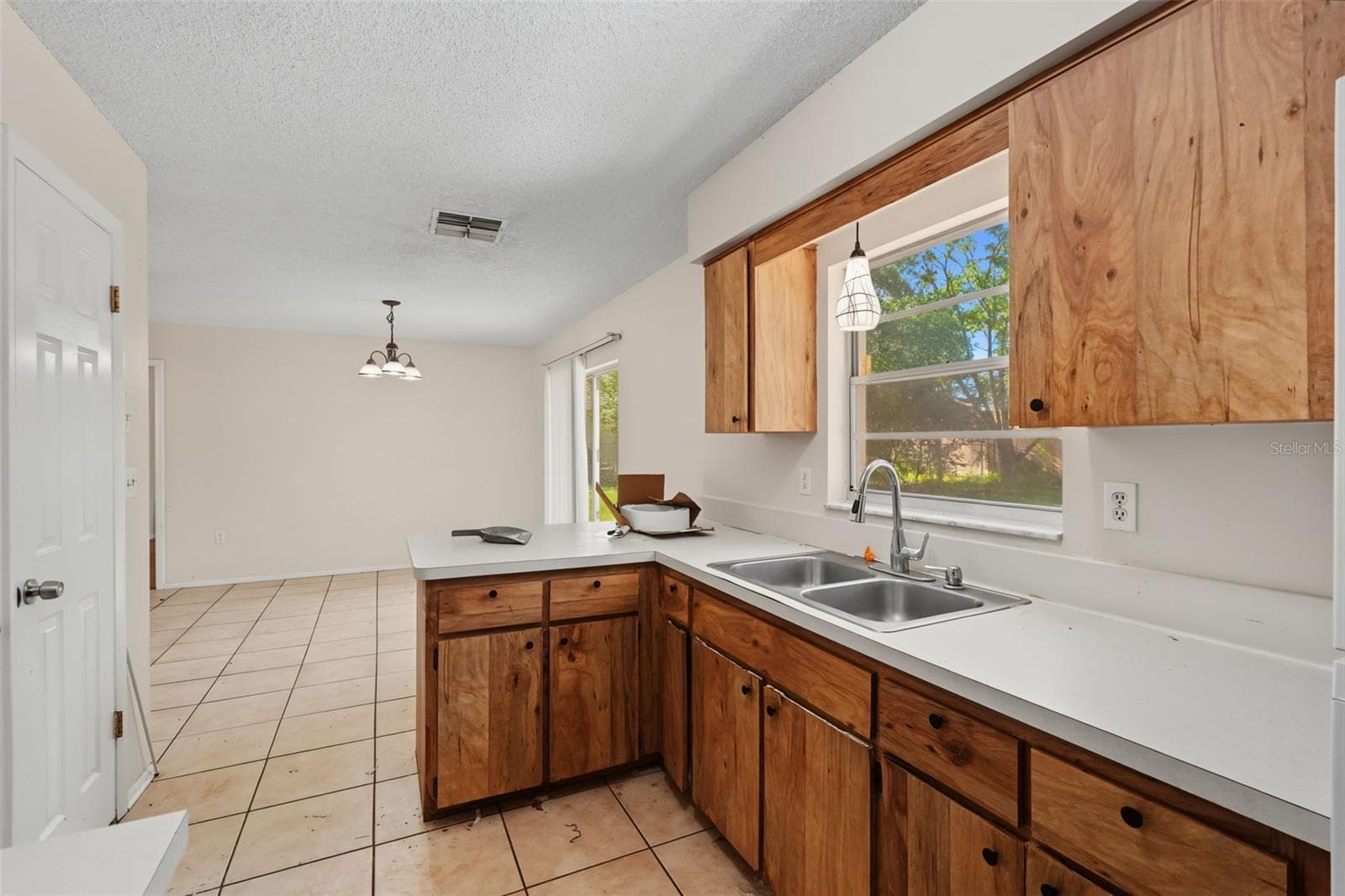Single Family Residence at 10394 UPTON ST, SPRING HILL, photo 18 of 32