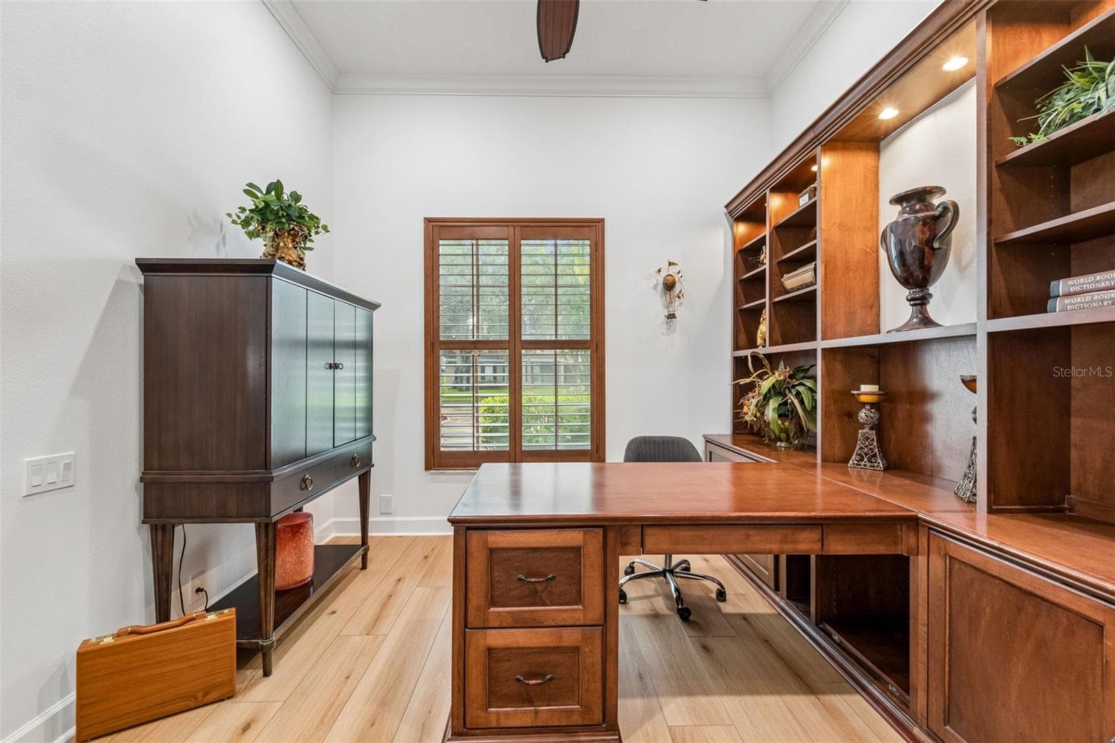Single Family Residence at 21105 LAKE VIENNA DR, LAND O LAKES, photo 14 of 100