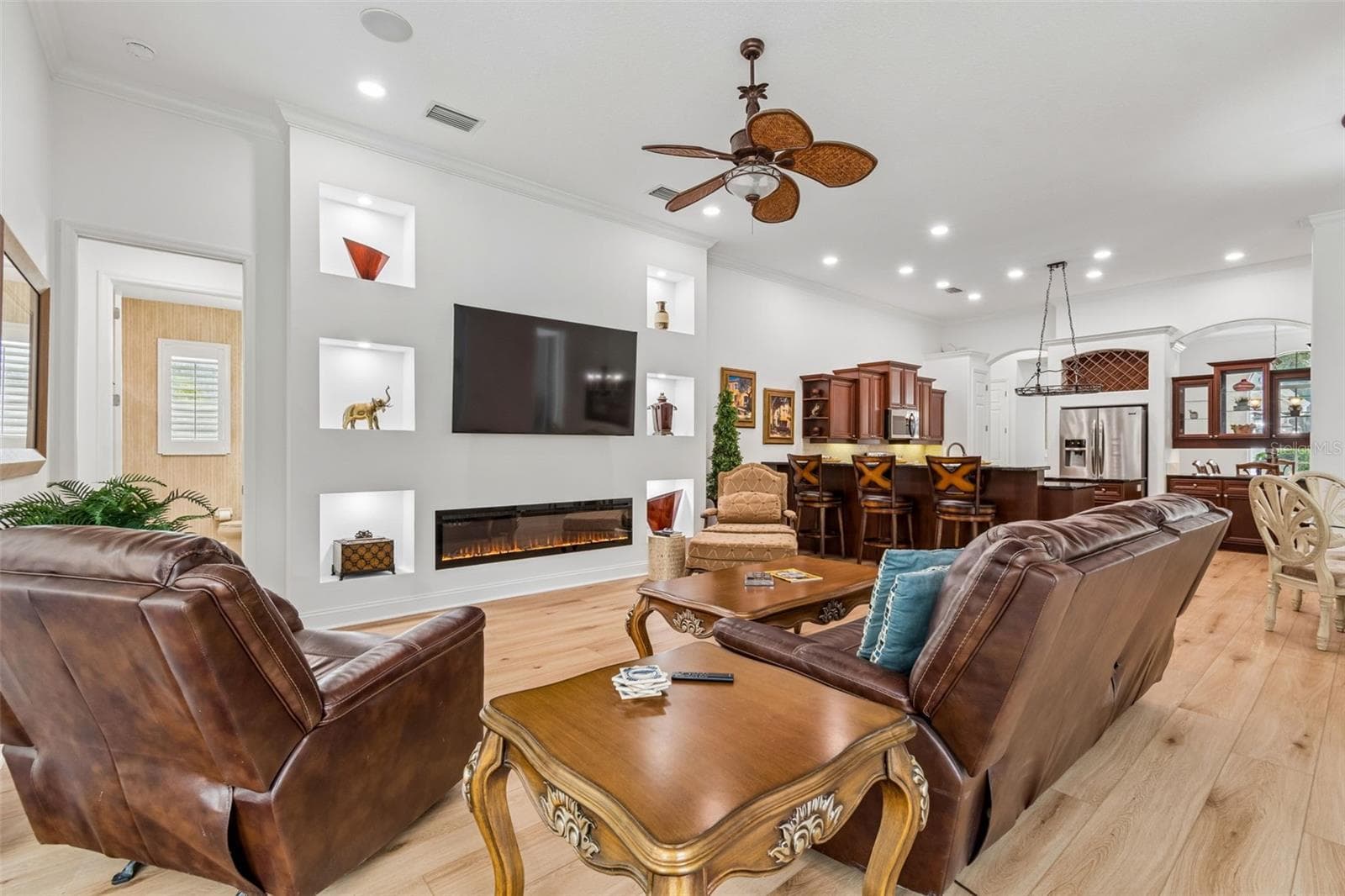 Single Family Residence at 21105 LAKE VIENNA DR, LAND O LAKES, photo 32 of 100