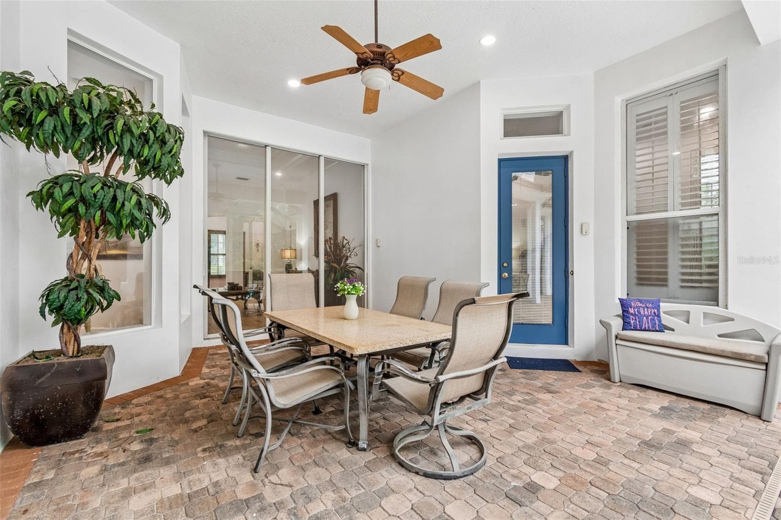 Covered Outdoor Dining Area - 21105 LAKE VIENNA DR, LAND O LAKES