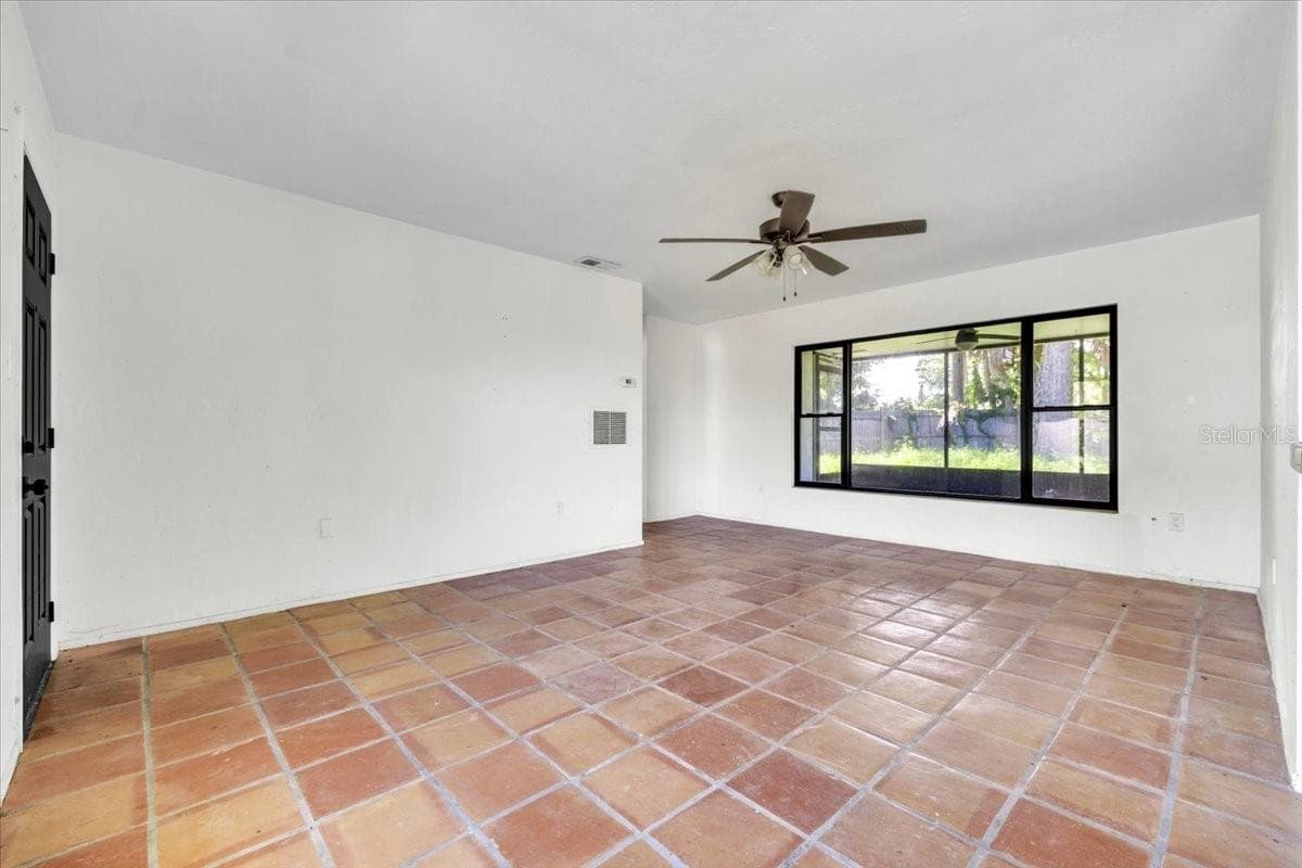 Single Family Residence at 807 LUCILLE AVE, NOKOMIS, photo 6 of 45