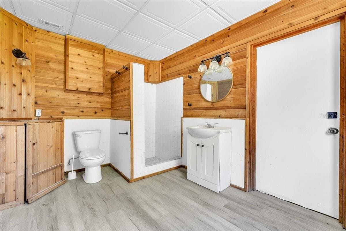 Single Family Residence at 807 LUCILLE AVE, NOKOMIS, photo 19 of 45