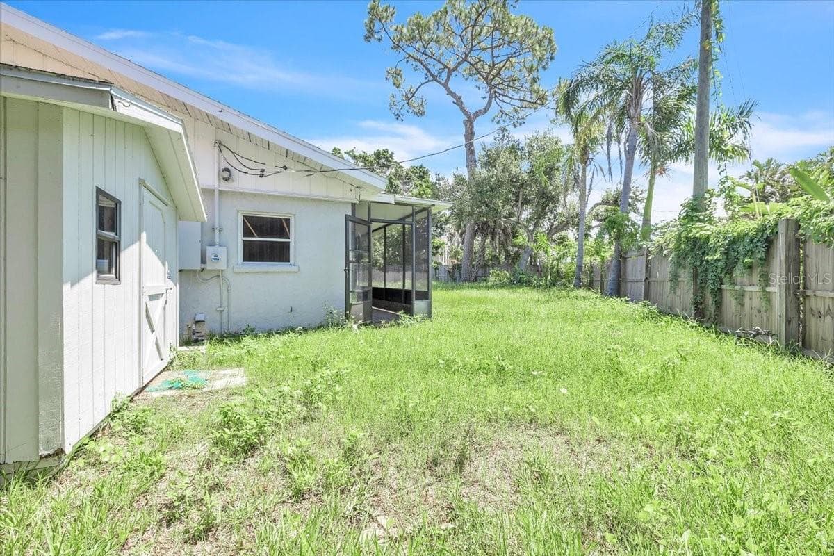 Single Family Residence at 807 LUCILLE AVE, NOKOMIS, photo 31 of 45