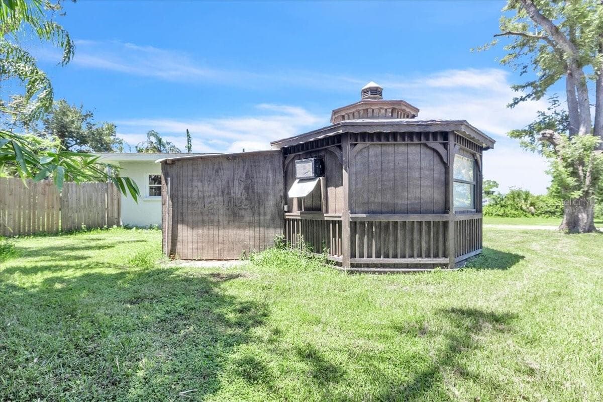 Single Family Residence at 807 LUCILLE AVE, NOKOMIS, photo 42 of 45